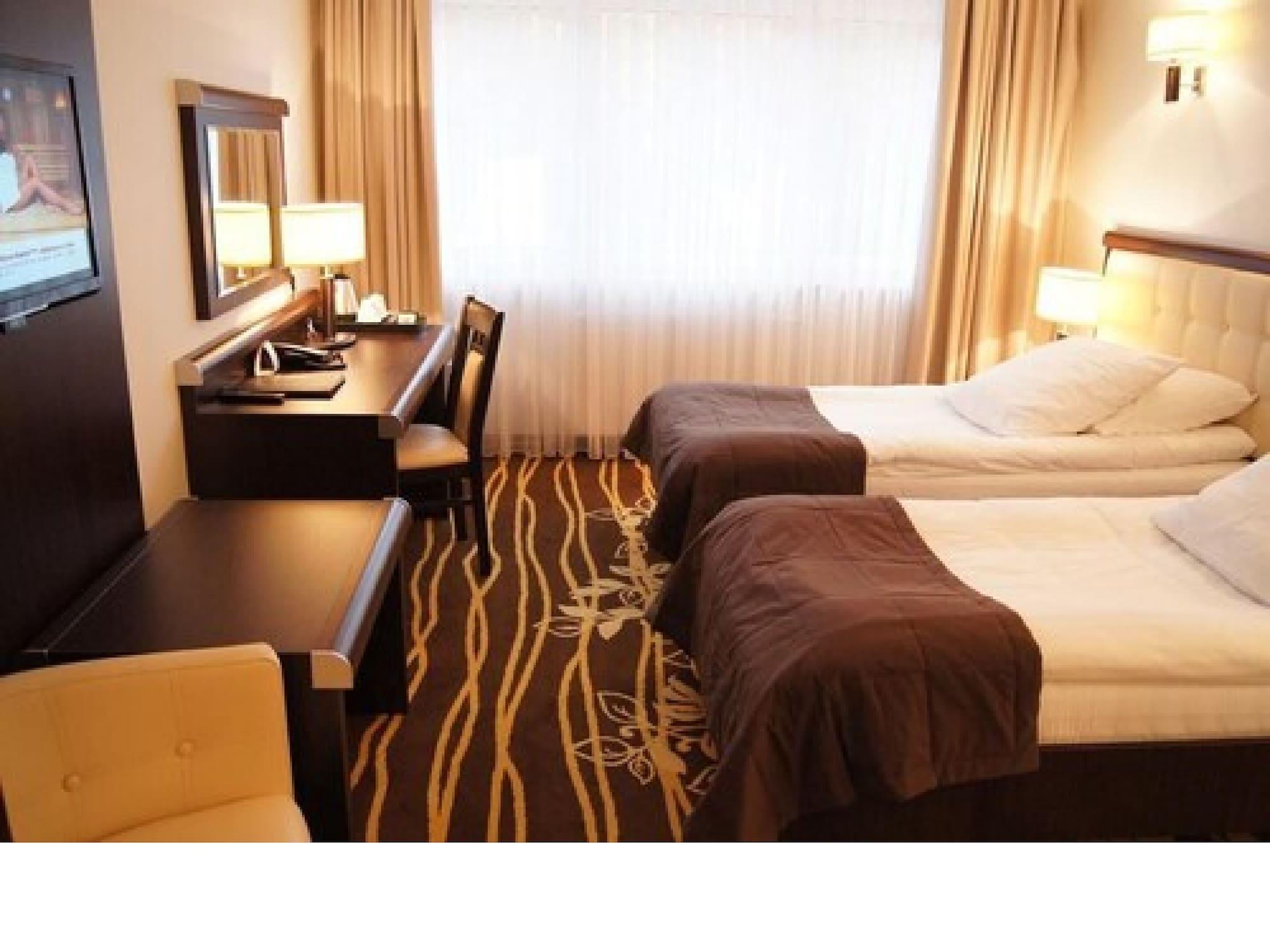 Hotel Business Faltom Gdynia Румя Экстерьер фото