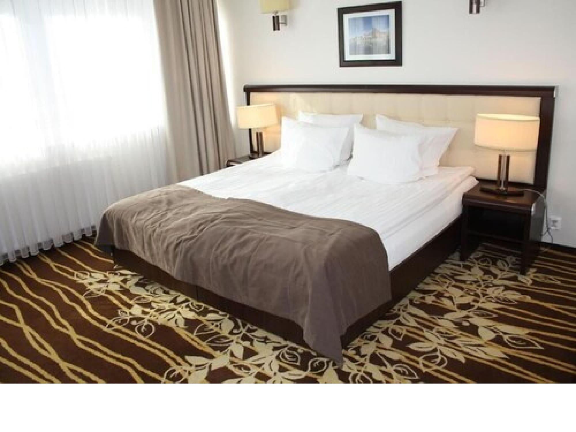 Hotel Business Faltom Gdynia Румя Экстерьер фото