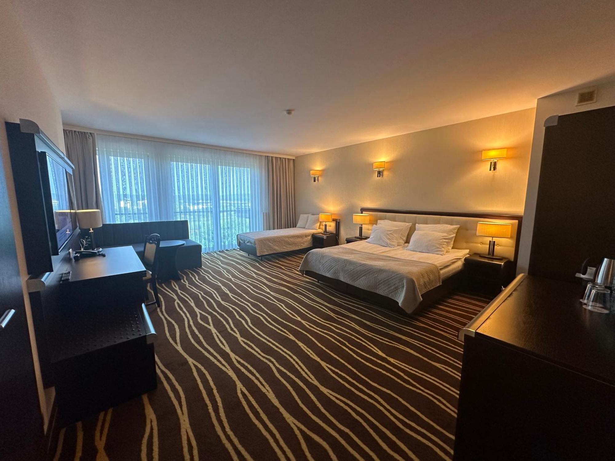 Hotel Business Faltom Gdynia Румя Экстерьер фото