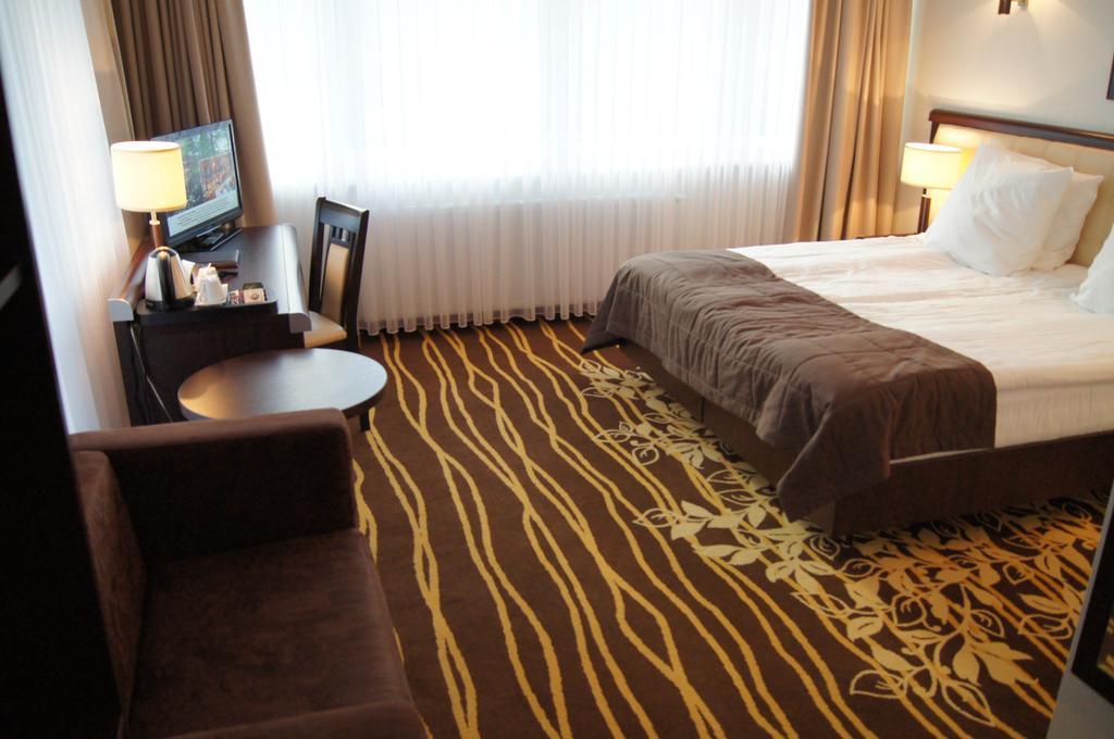 Hotel Business Faltom Gdynia Румя Экстерьер фото