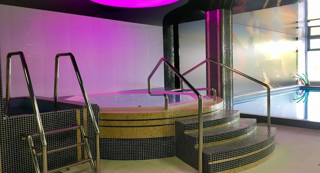 Hotel Business Faltom Gdynia Румя Экстерьер фото