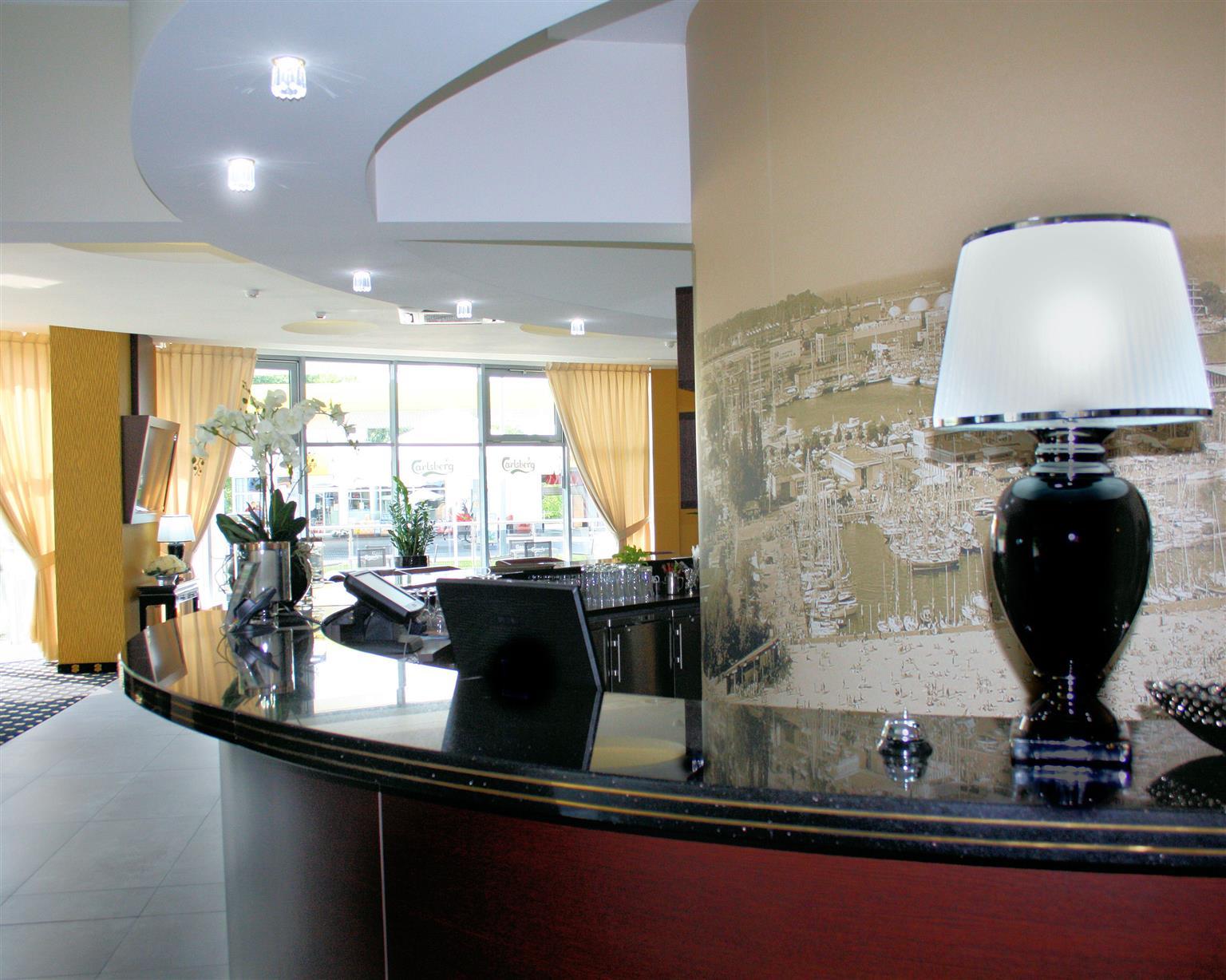 Hotel Business Faltom Gdynia Румя Экстерьер фото