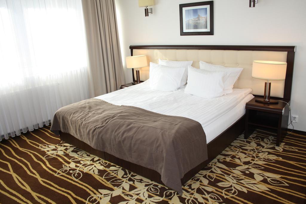 Hotel Business Faltom Gdynia Румя Экстерьер фото